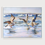 Charger l'image dans la galerie, Peinture mouettes sur l’océan dans un tableau sur toile de déco murale nature d’oiseaux marins sur les vagues représentant des mouettes volant sur l’océan, pour une ambiance intérieure bord de mer, côtière et moderne.