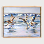 Charger l'image dans la galerie, Peinture mouettes sur l’océan dans un tableau sur toile de déco murale nature d’oiseaux marins sur les vagues représentant des mouettes volant sur l’océan, pour une ambiance intérieure bord de mer, côtière et moderne.