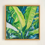 Charger l'image dans la galerie, Tableau triptyque jungle, végétation de feuilles tropicale d’un bananier, d’un monstera et de lotus blanc, pour une déco murale moderne et naturelle.