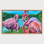 Charger l'image dans la galerie, Peinture tropicale de trois flamants roses des îles Galápagos sur fond de lagune azurée, une oeuvre d'art pour une déco murale exotique.