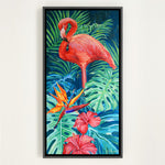 Charger l'image dans la galerie, Tableau sur toile de déco murale jungle et nature au paysage exotique d’animaux avec fleurs et plantes sauvages représentant un flamant rose, des hibiscus blanc et rose, une fleur de strelitzia oiseau de paradis pour une ambiance jungalow et moderne