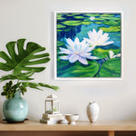 Charger l'image dans la galerie,  Peinture fleurs (waterlily painting) de nénuphars tropical et nature colorée, d’un tableau contemporain coloré et vibrant de vert et de blanc, de nymphéas blancs fleuri pour déco murale boheme et botanique