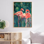 Charger l'image dans la galerie, Peinture flamant rose sur un tableau jungle et nature de motifs tropical représentant un couple de flamants roses avec des feuilles de palmiers dans un jardin botanique de Floride pour une déco bohème, jungalow et moderne