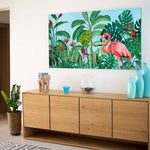 Charger l'image dans la galerie, Tableau flamant rose et fleurs tropicales jungle et nature d’une fresque d’oiseaux exotiques et sauvages des îles de l’océan indien aux motifs de feuilles multicolores pour une déco bohème, jungalow et moderne
