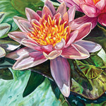 Charger l'image dans la galerie, Peinture nenuphar waterlily Tableau sur toile de paysage nature, un couple de fleurs de nénuphars s’ouvrent, pour une déco murale chic et tropicale.