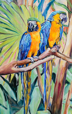 Charger l'image dans la galerie, Peinture jungle toile nature tableau perroquets et toile tropicale d’une fresque exotique et multicolore de la forêt représentant des toucans et ara macaw perroquet rouge et bleus et de conure soleil dans la jungle avec la végétation des palmiers aux feuilles de palmiers pour une déco moderne