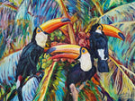 Charger l'image dans la galerie, Tableau tropical et nature d’un trio de trois de toucan tropical chantant dans la jungle exotique entre les feuilles de palmiers multicolores et lumineuses : une peinture d’animaux sauvages, décoration de faune et flore moderne pour art mural contemporain, végétal et design