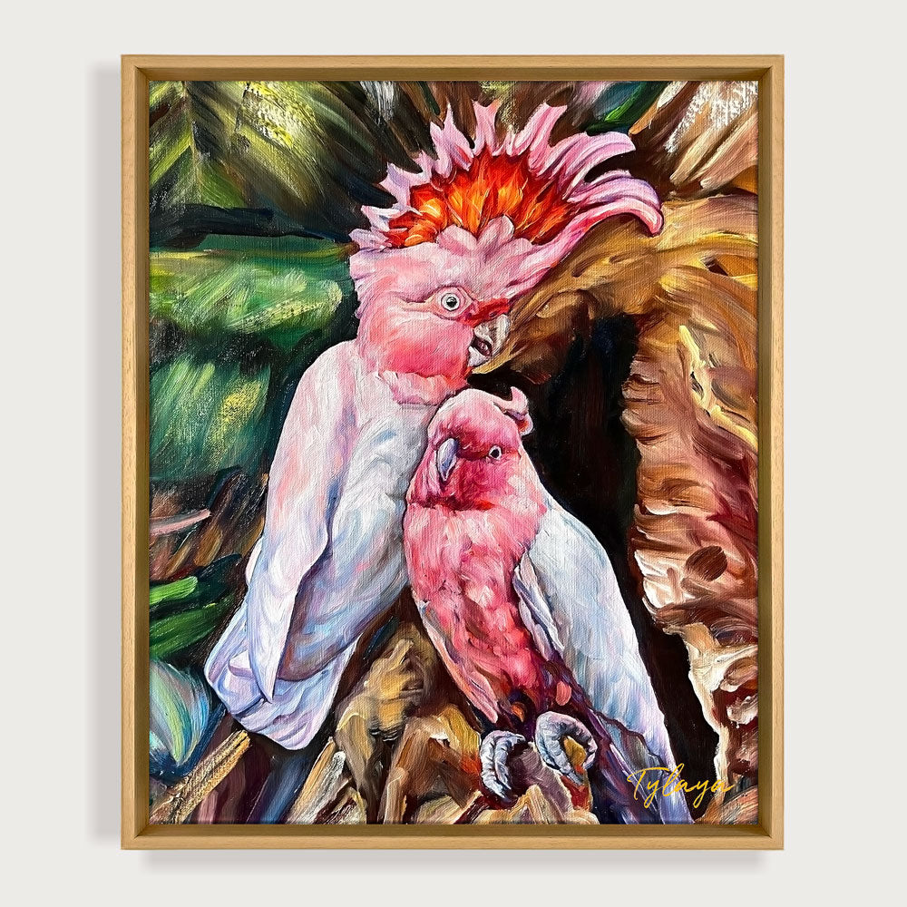 Tableau représentant des perroquets à huppe rouge, parés de leurs plumes éclatantes, évoluant au sein d'une jungle luxuriante et envoûtante.