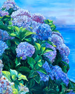 Charger l&#39;image dans la galerie, Tableau de paysage marin, des hortensias bleus devant l’océan Atlantique, pour une déco murale à l’ambiance mer et naturelle.
