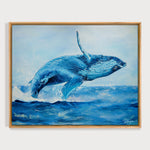Charger l&#39;image dans la galerie, Peinture huile baleine bleue d’un tableau mer et nature avec paysage marin pastel pour déco moderne et bord de mer représentant sautant dans les vagues de l’ocean.
