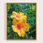 Charger l&#39;image dans la galerie, Peinture à l&#39;huile d&#39;hibiscus jaunes sur un tableau d&#39;art tropical avec des feuilles multicolore pour une deco des îles exotiques et jungle.

