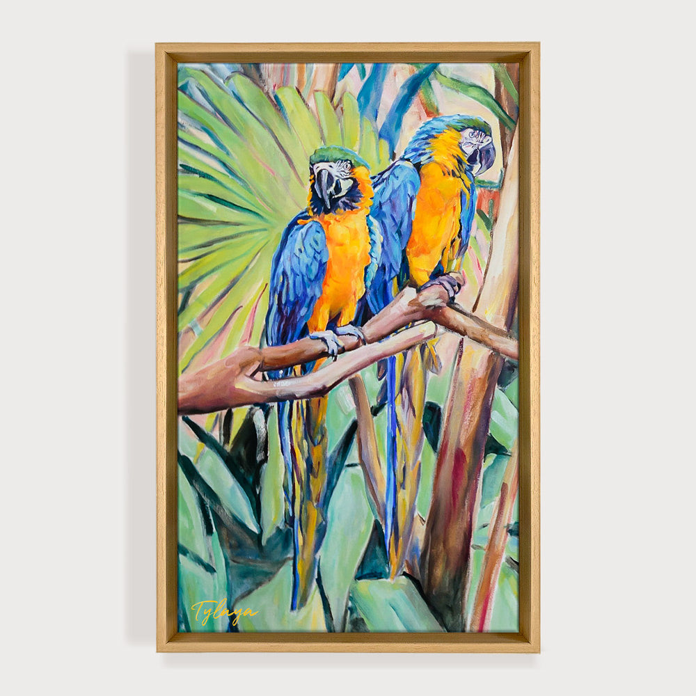 Tableau jungle et nature d’un paysage d’oiseaux sauvages représentant un couple de perroquets Ara macaw jaune et bleu avec feuilles de palmiers