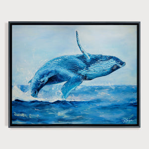 Poster Peinture huile baleine bleue d’un tableau mer et nature avec paysage marin pastel pour déco moderne et bord de mer représentant sautant dans les vagues de l’ocean.