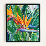 Charger l&#39;image dans la galerie, Tableau tropical d’une fleur oiseau de paradis strelitzia dans la jungle, pour une déco murale moderne et exotique.
