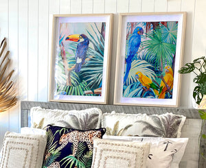 Decoration jungle et chambre tropicale avec Peinture et posters perroquets et feuilles de palmiers