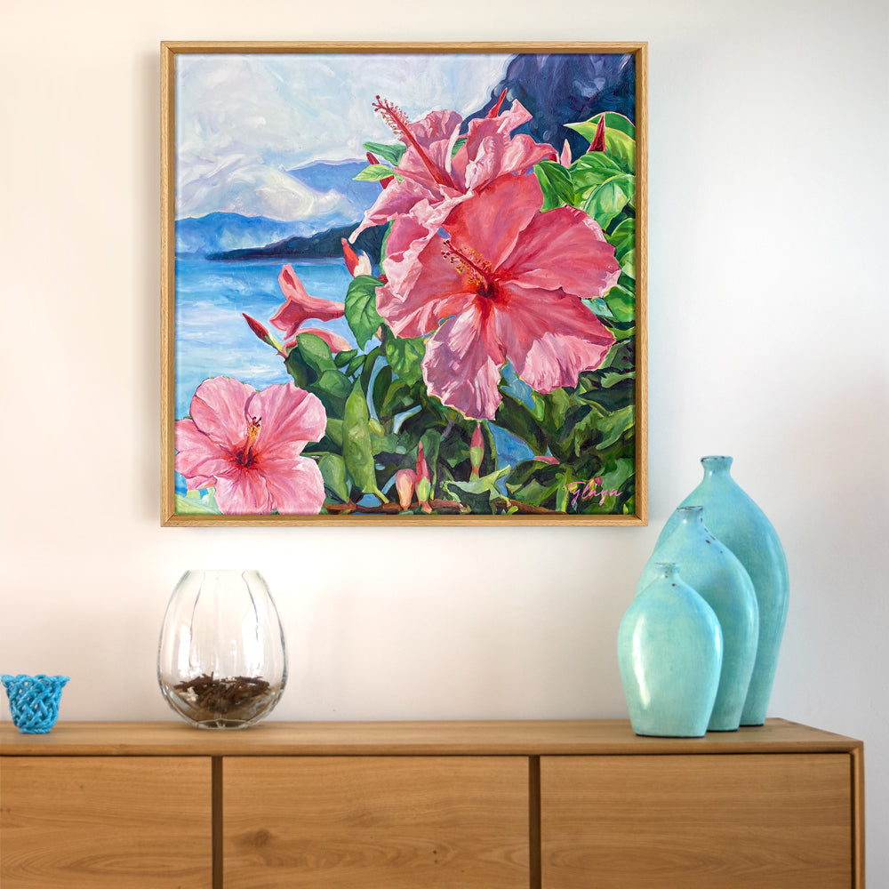 Peinture hawai hibiscus roses devant l'ocean pour un tableau d'art ou une toile tropical de paysage fleurie.