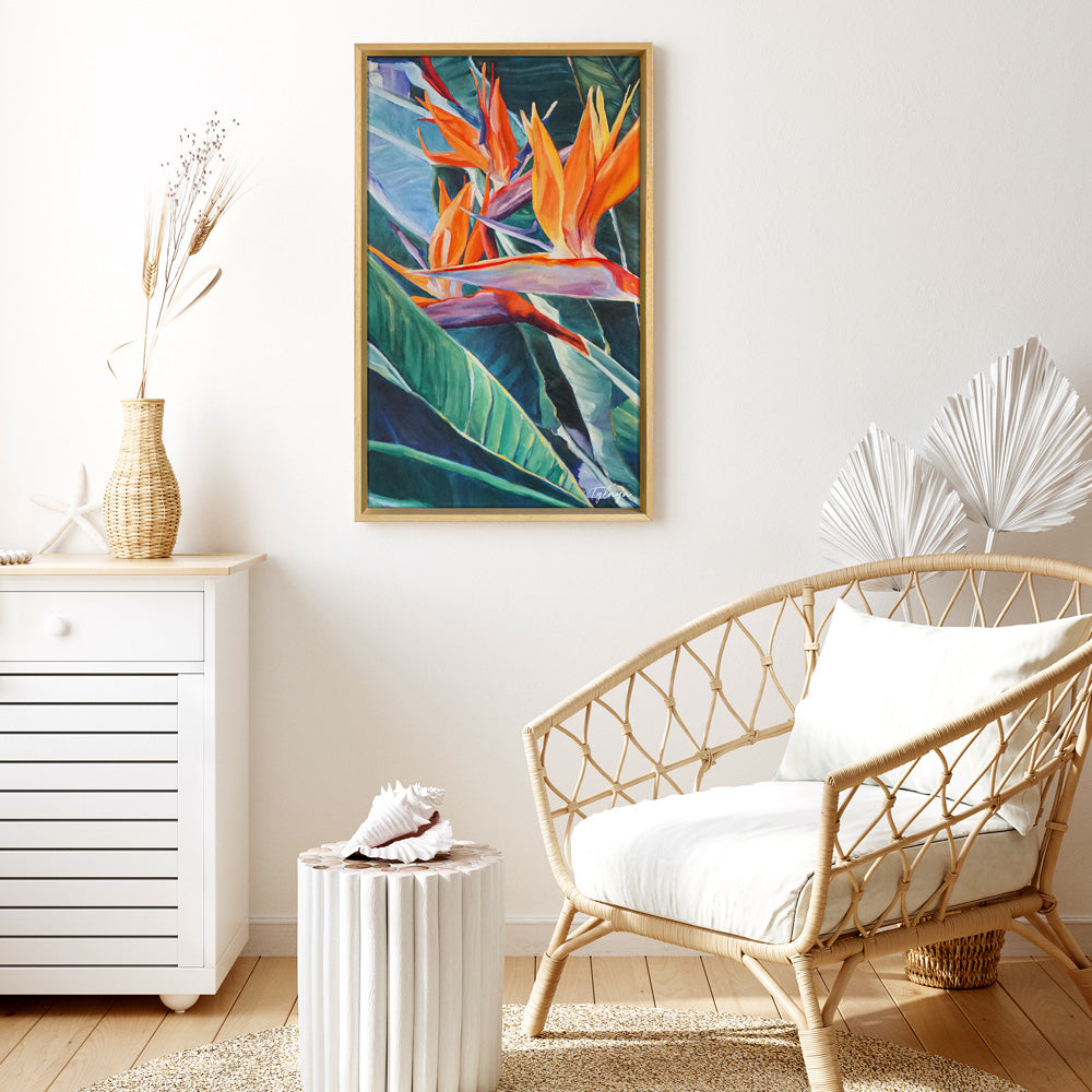 Deco bohème et nature avec peinture de fleurs tropicales multicolores oiseau de paradis sur tableau toile.