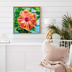 Charger l&#39;image dans la galerie, Tableau de fleurs tropicales, un hibiscus jaune s’étend sur la mer lagon azur sous un ciel d’été de soleil, pour une déco murale costal et plage.
