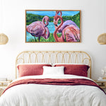 Charger l&#39;image dans la galerie, Peinture tropicale de trois flamants roses des îles Galápagos sur lac de mer bleu azur, une oeuvre d&#39;art pour une déco murale exotique.
