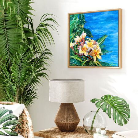 Tableau tropical et nature de Fleurs de frangipanier ou Plumeria acuminata, rappelant les fleurs de tiaré blanches pour une décoration murale de vacances tendance exotique chic