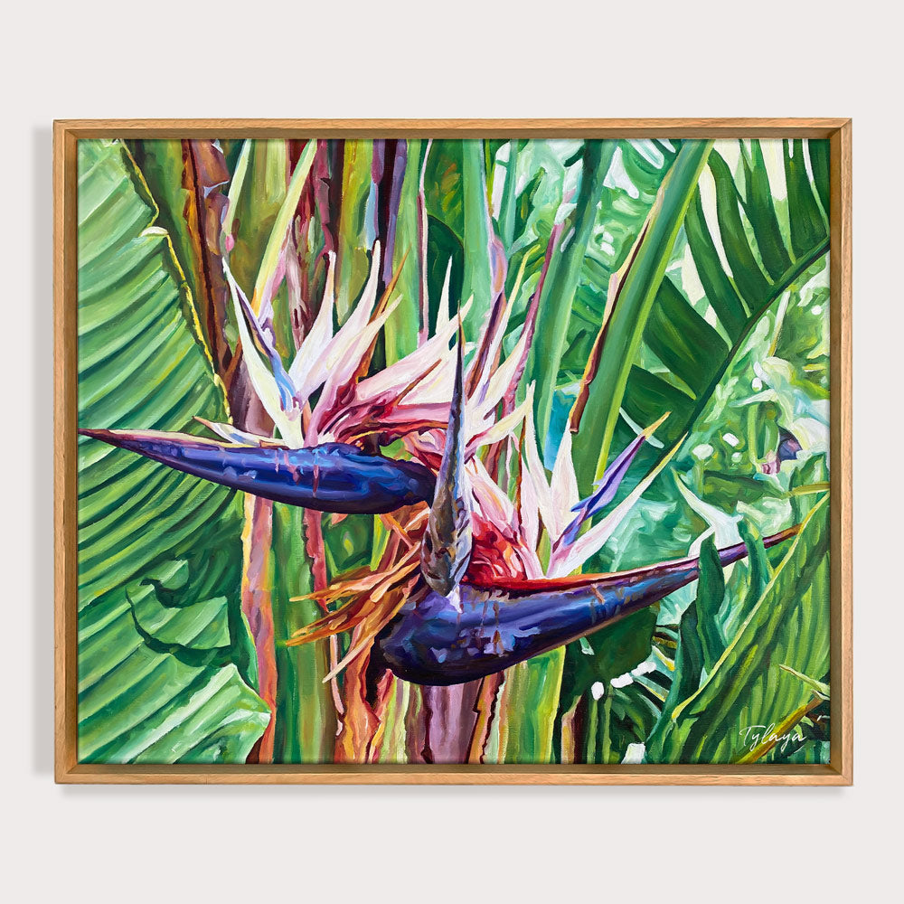 Peinture oiseau de paradis tropical et tableau nature de Fleurs blanches de Ravenala ou arbre du voyageur, rappelant les oiseaux de paradis Strelitzia, une décoration murale bohème, vacances d’été, souvenirs des îles, exotique et chic