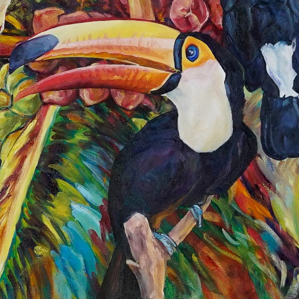Tableau tropical et nature d’un trio de trois de toucan tropical chantant dans la jungle exotique entre les feuilles de palmiers multicolores et lumineuses : une peinture d’animaux sauvages, décoration de faune et flore moderne pour art mural contemporain, végétal et design