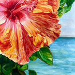 Charger l&#39;image dans la galerie, Tableau de fleurs tropicales, un hibiscus jaune s’étend sur la mer lagon azur sous un ciel d’été de soleil, pour une déco murale exotique et solaire.
