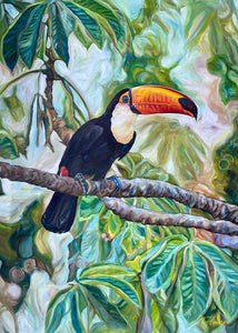 Peinture jungle sur une toile avec un toucan toco sur une branche devant les feuilles de palmiers pour un tableau animalier et exotique.